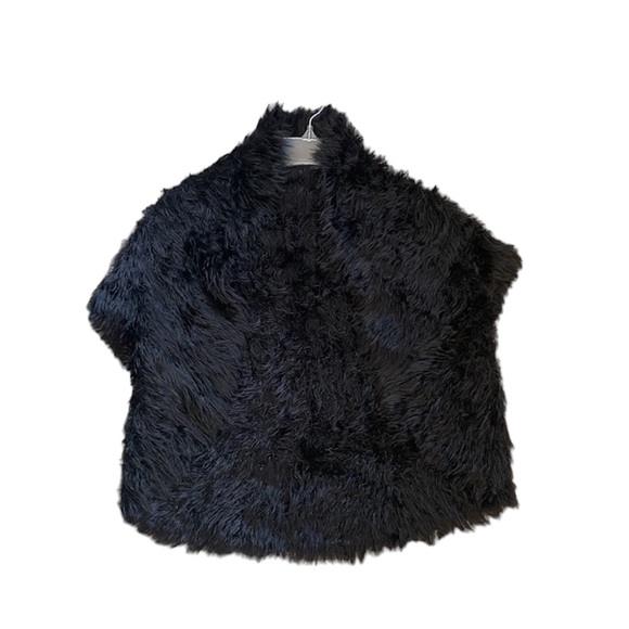 NWOT Black Faux Fur Wrap - Picture 3 of 4